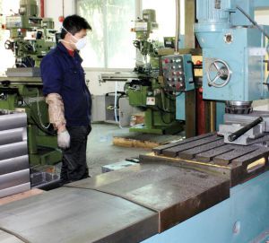 認真上班的同事！